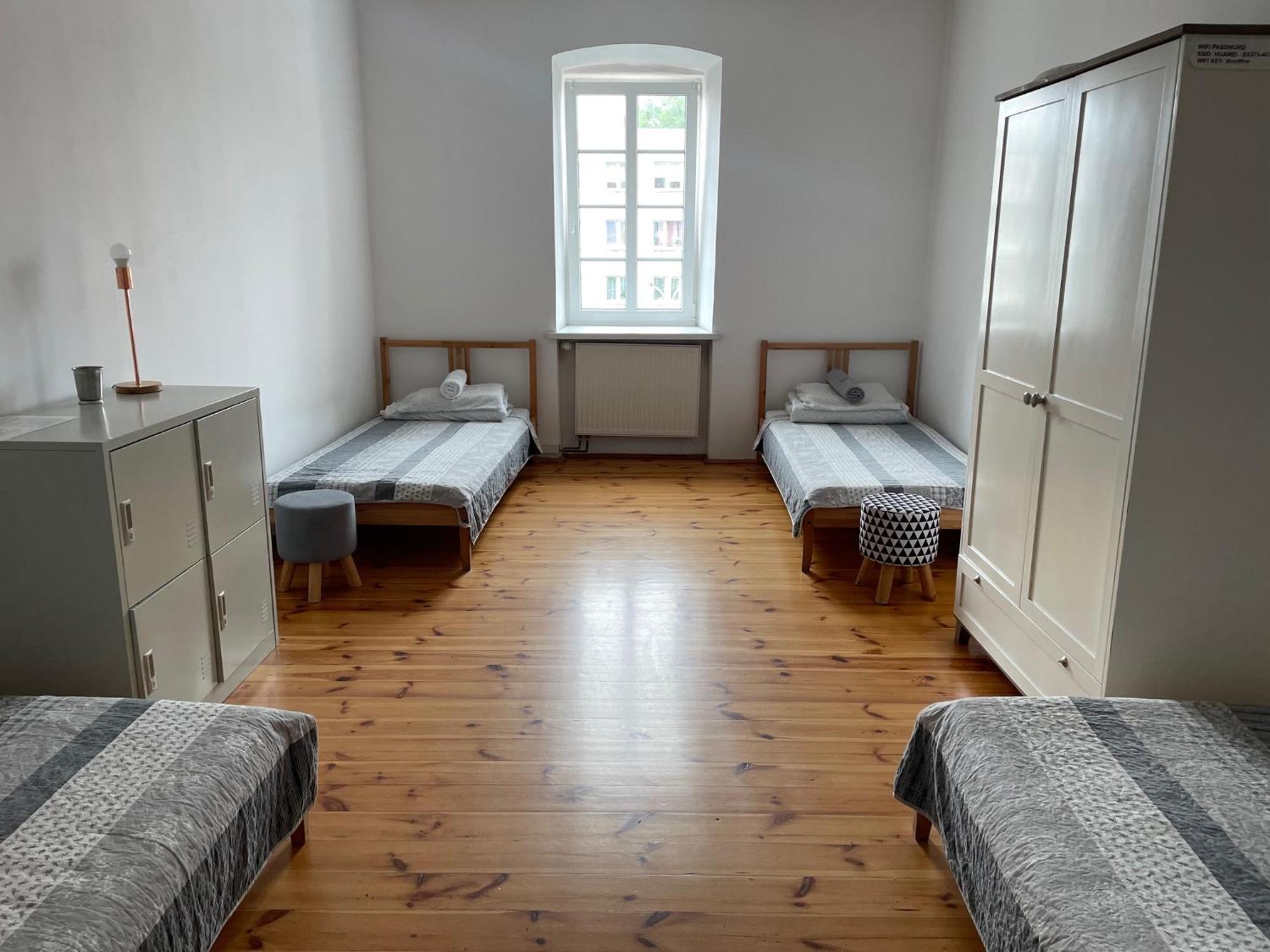 צ'סטוצ'ובה 42-200 Hostel מראה חיצוני תמונה